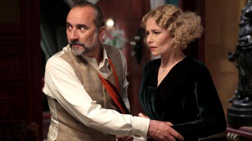 Les Petits Meurtres D'Agatha Christie - Un Cadavre sur L'Oreiller (The Body on the Pillow based on The Body in the Library)
